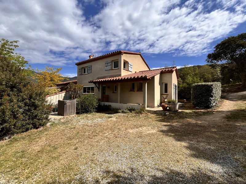 Maison - 260 m² - 8 pièces