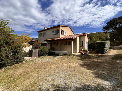 Maison - 260 m² - 8 pièces