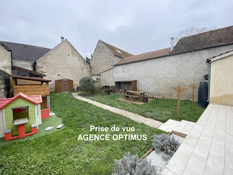 Maison - 102 m² - 4 pièces