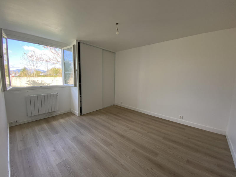 Maison - 220 m² - 10 pièces