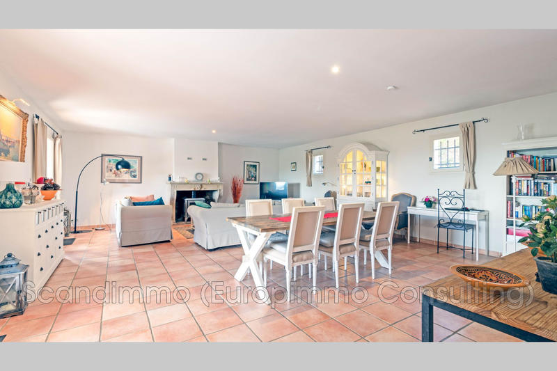 Maison - 210 m² - 5 pièces