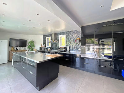 Maison - 279 m² - 7 pièces