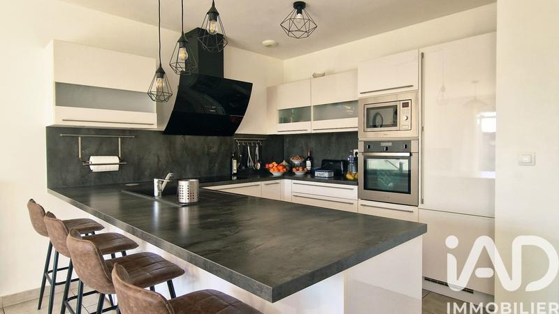 Maison - 80 m² - 5 pièces