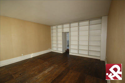 Maison - 1 m² - 10 pièces