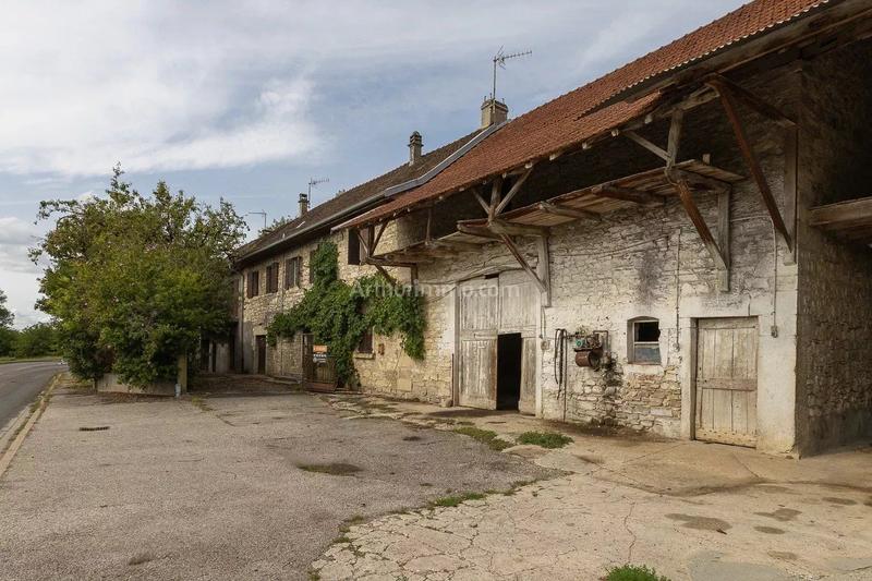 Maison - 238 m² - 10 pièces