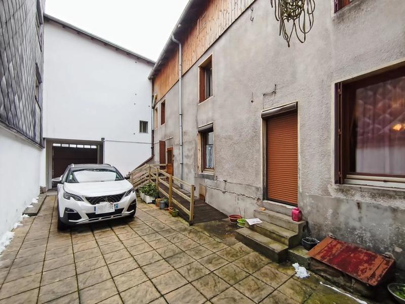 Maison - 306 m² - 11 pièces