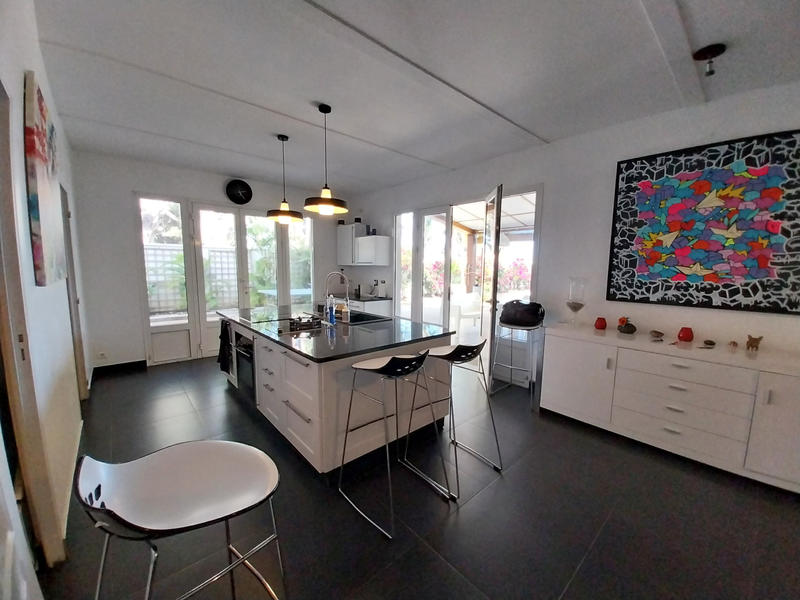 Villa - 240 m² - 9 pièces