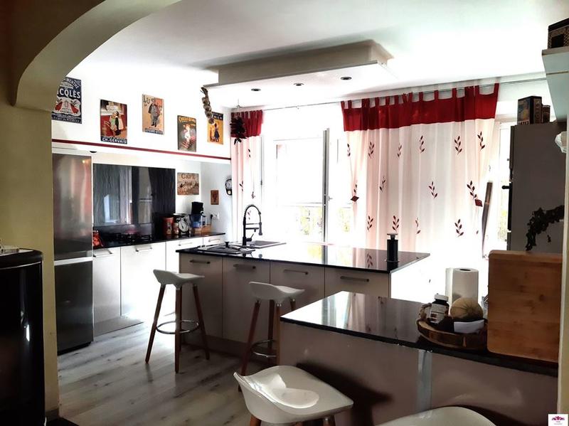 Maison de village - 210 m² - 10 pièces