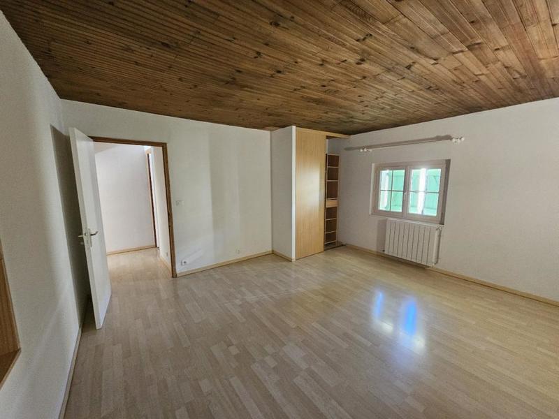 Maison - 220 m² - 8 pièces