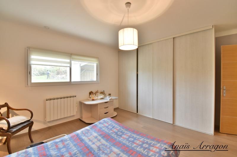 Maison - 230 m² - 6 pièces