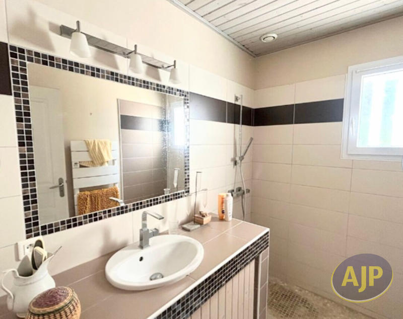 Maison - 95 m² - 5 pièces