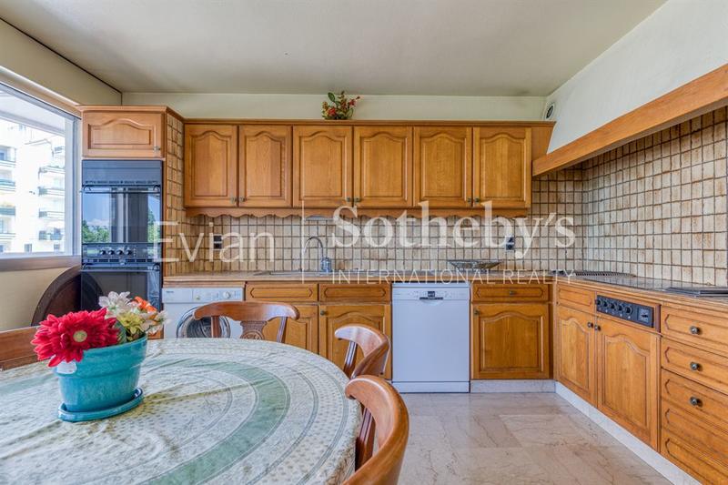 Appartement - 277 m² - 6 pièces