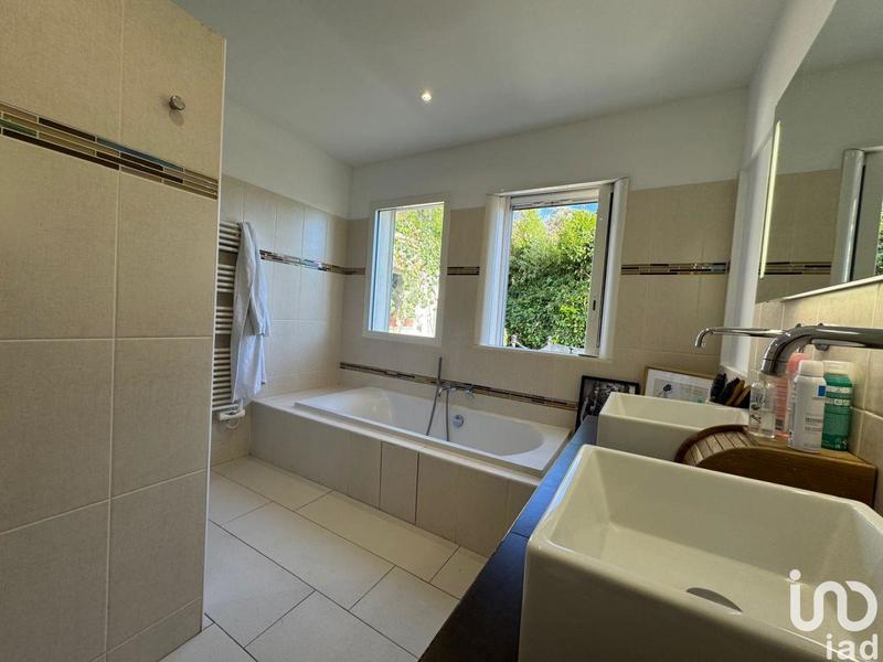 Maison - 180 m² - 6 pièces