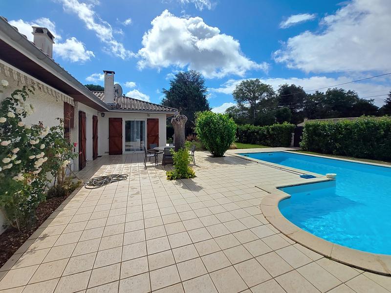 Maison - 151 m² - 6 pièces