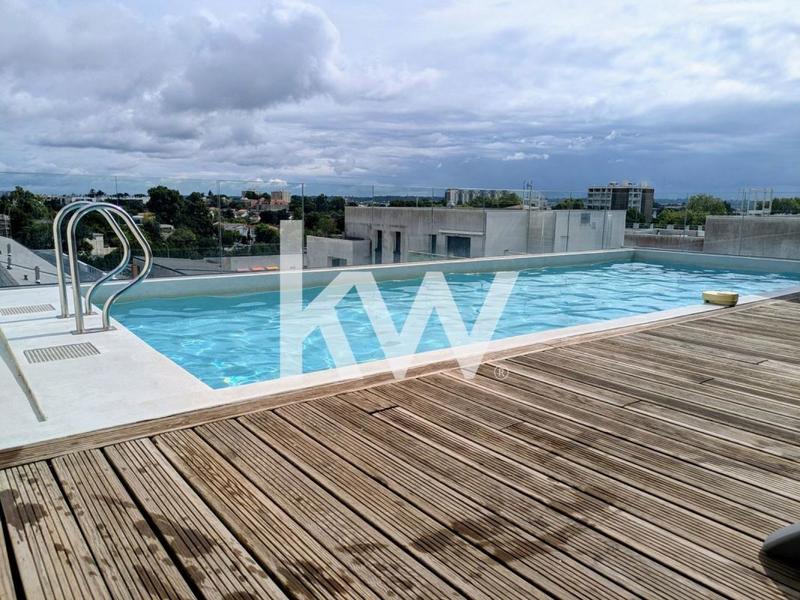 Appartement - 100 m² - 4 pièces