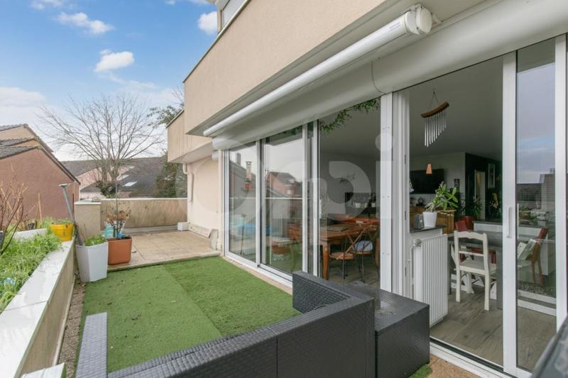 Appartement - 90 m² - 4 pièces