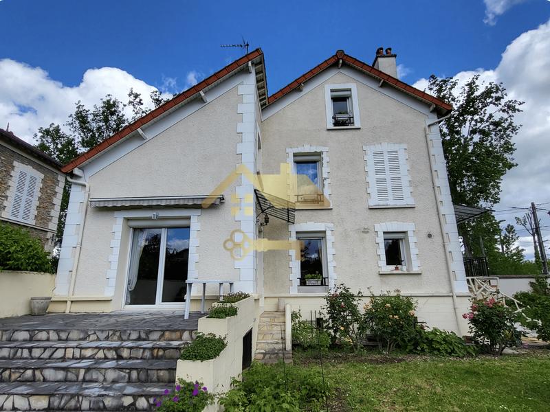 Maison - 260 m² - 7 pièces