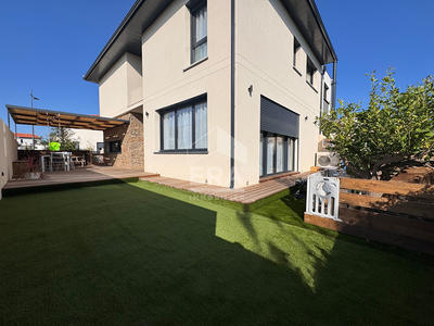 Maison - 138 m² - 5 pièces