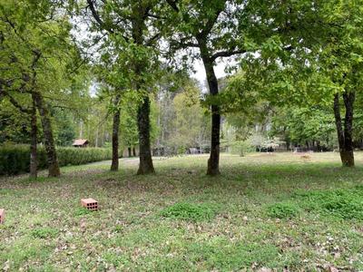 Terrain constructible - 1 700 m²