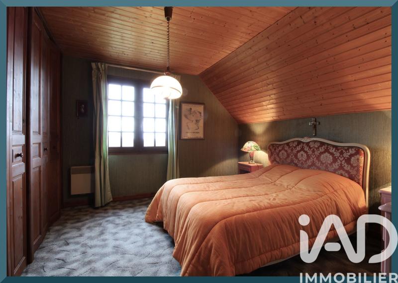 Maison - 180 m² - 8 pièces