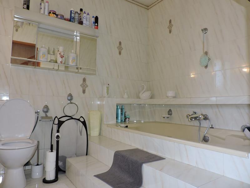 Maison - 183 m² - 8 pièces