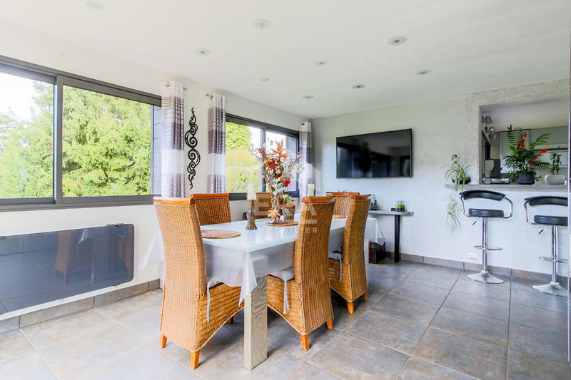 Maison - 161 m² - 8 pièces