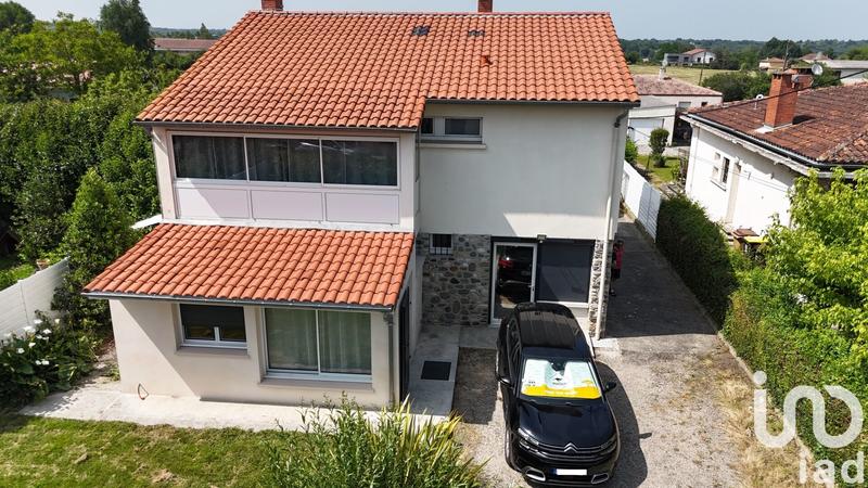 Maison de ville - 170 m² - 9 pièces