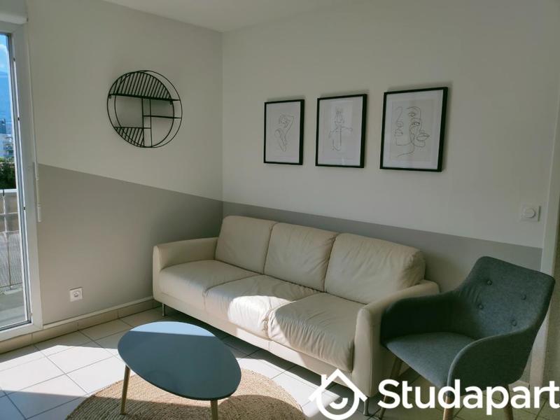 Chambre - 13 m² - 1 pièce