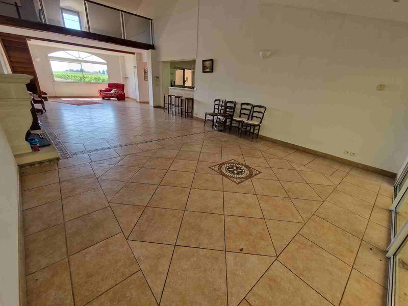 Maison - 229 m² - 8 pièces