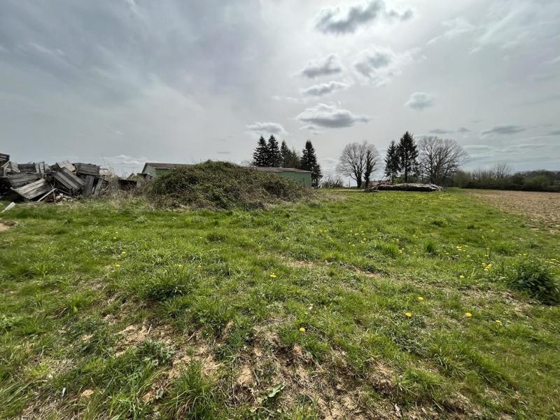 Maison ancienne - 530 m² - 3 pièces