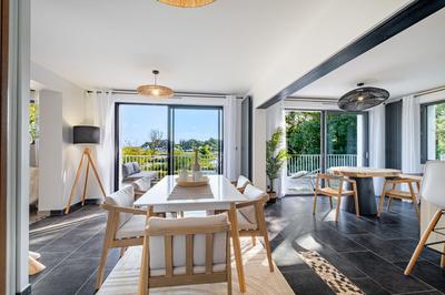 Maison - 210 m² - 7 pièces