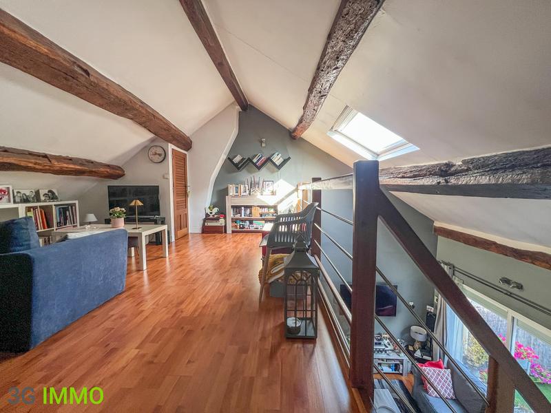 Loft - 98 m² - 4 pièces