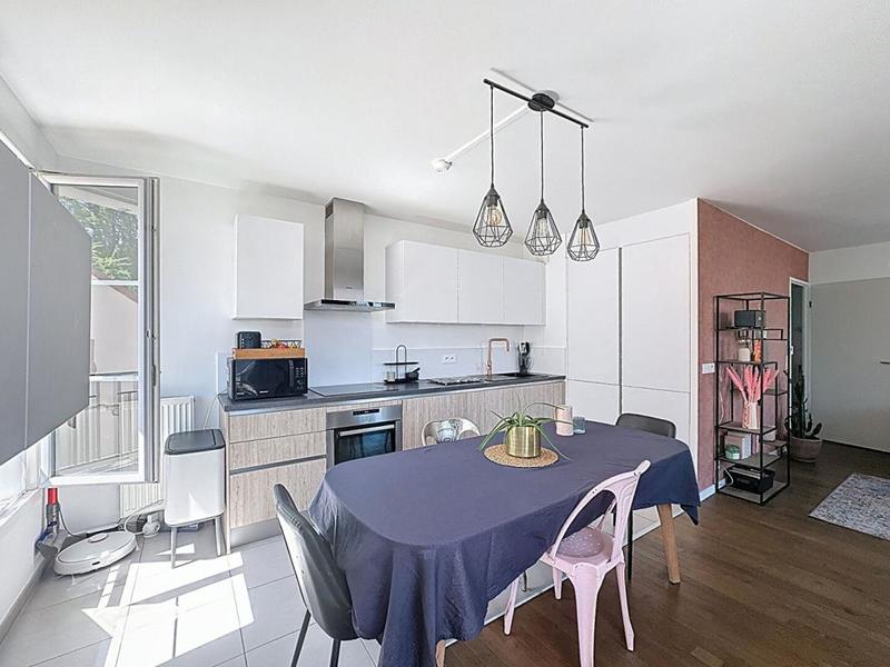 Appartement - 65 m² - 3 pièces