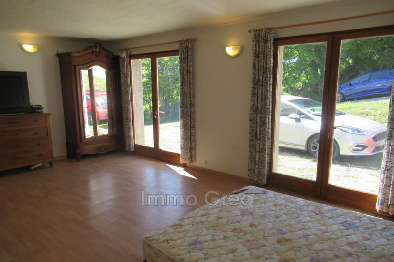 Maison - 235 m² - 5 pièces