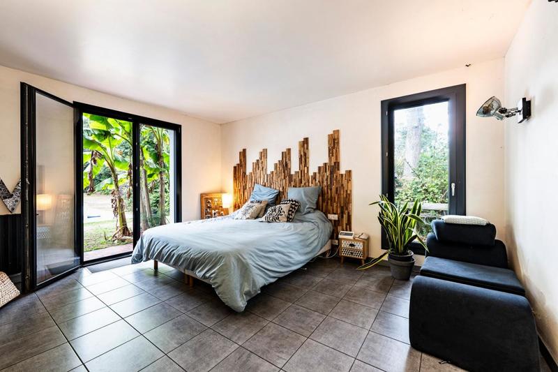 Maison - 302 m² - 7 pièces