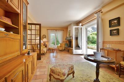 Villa - 151 m² - 6 pièces