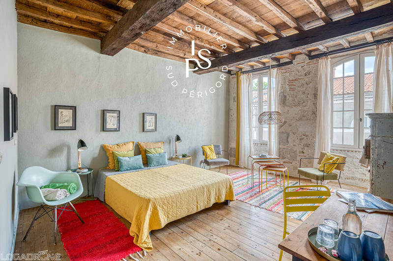 Demeure - 384 m² - 11 pièces