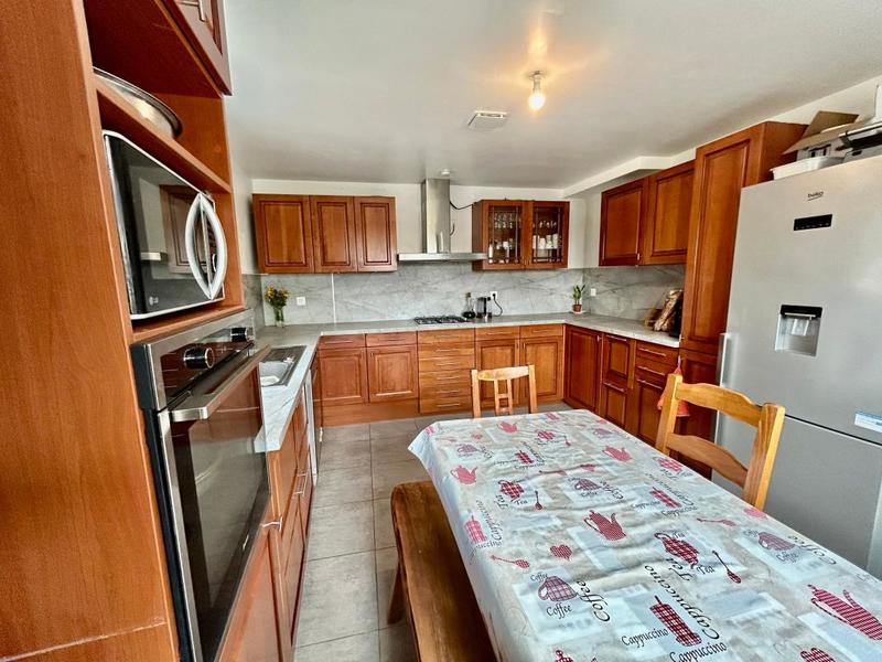 Maison - 225 m² - 7 pièces