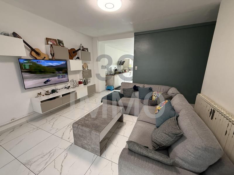 Maison - 214 m² - 6 pièces