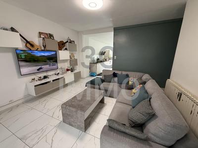 Maison - 214 m² - 6 pièces