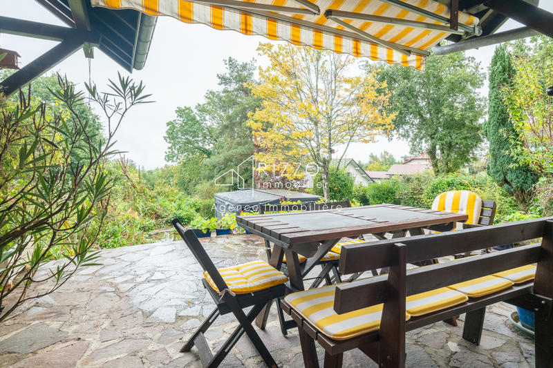 Maison - 200 m² - 6 pièces