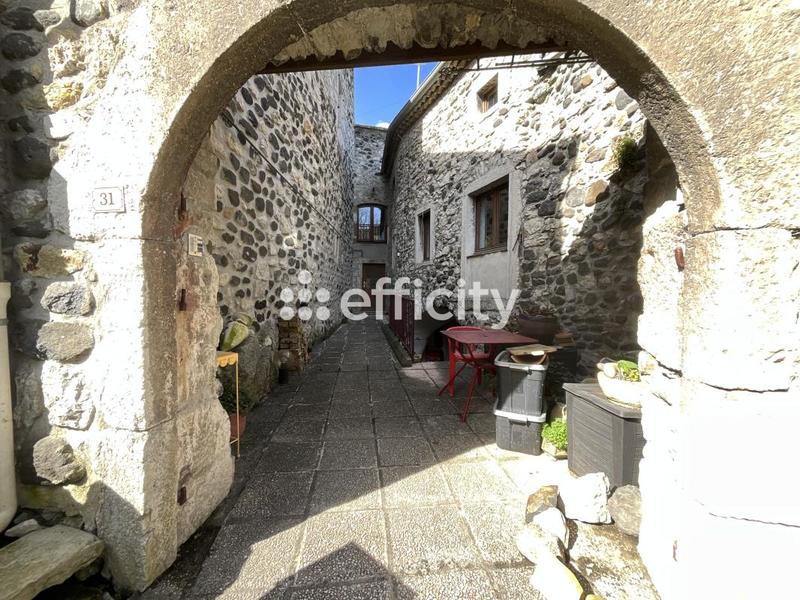 Maison - 184 m² - 9 pièces