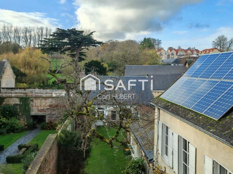 Maison - 284 m² - 12 pièces