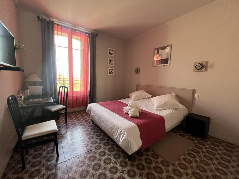 Propriété - 363 m² - 12 pièces