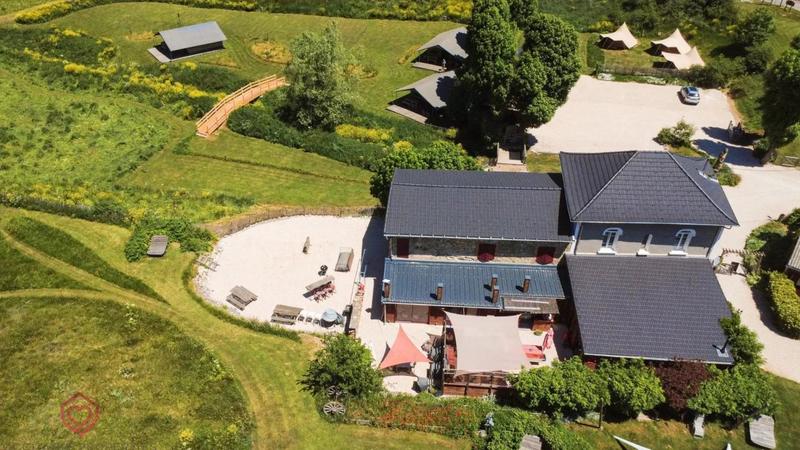 Propriété - 500 m² - 17 pièces