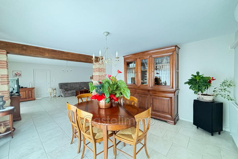 Maison - 370 m² - 10 pièces