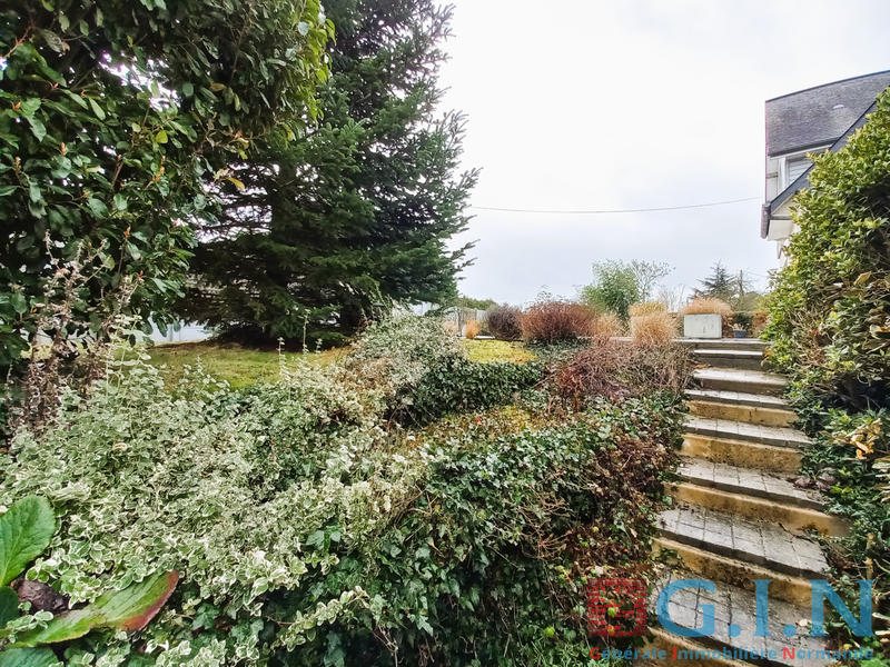 Maison - 195 m² - 7 pièces