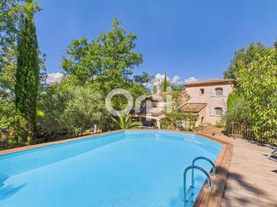 Maison - 199 m² - 5 pièces