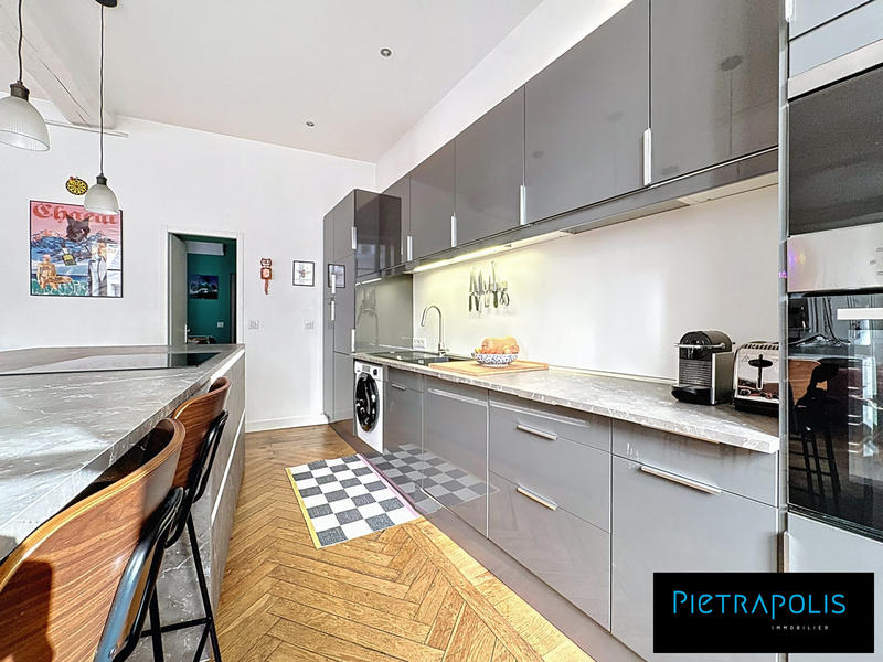 Appartement - 90 m² - 4 pièces