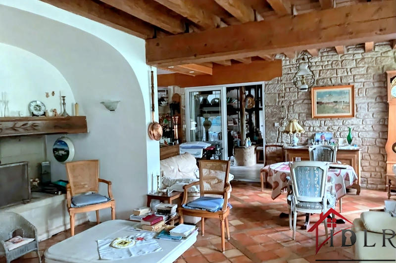 Maison - 300 m² - 7 pièces